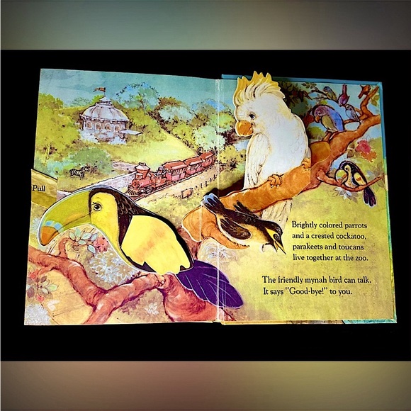 A Visit to the Zoo Book 📚 Vintage Animals Pop-Up Hardback Children’s Train - Picture 3 of 9